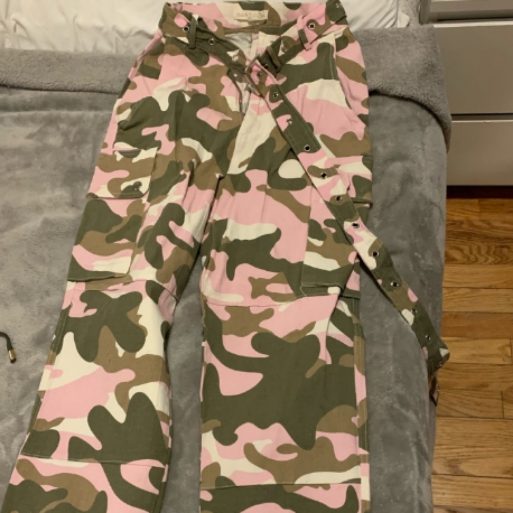These Pink and Sage Camouflage pants are adorable
